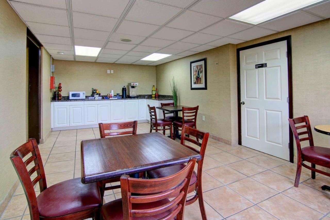 Red Roof Inn Atlanta - Six Flags Lodge West Extérieur photo