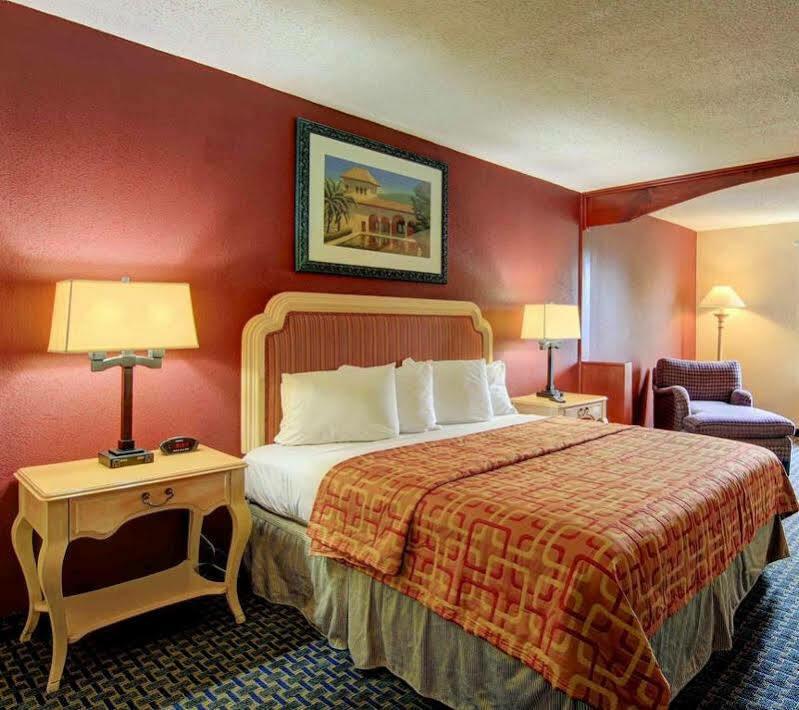 Red Roof Inn Atlanta - Six Flags Lodge West Extérieur photo